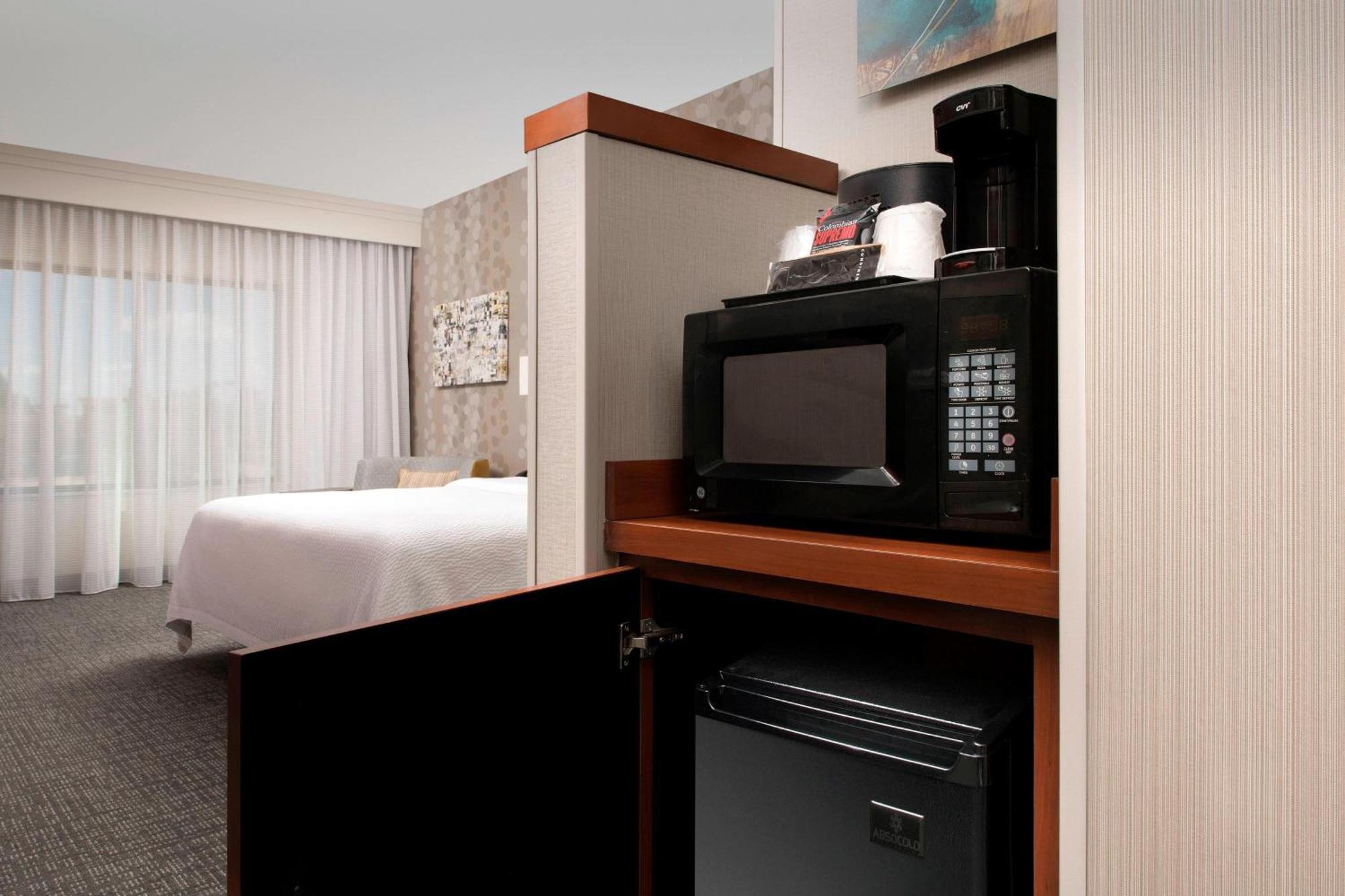 Courtyard By Marriott Tyler Hotel Exterior photo
