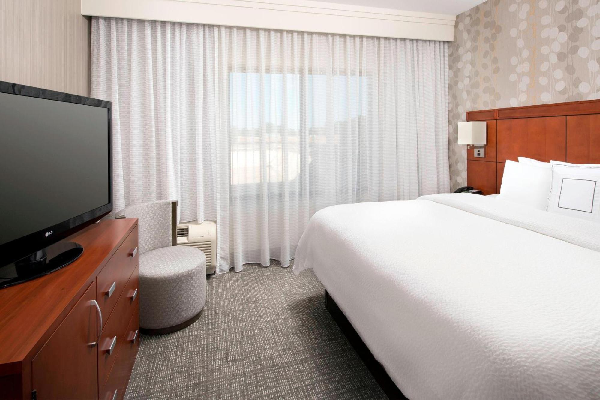 Courtyard By Marriott Tyler Hotel Exterior photo