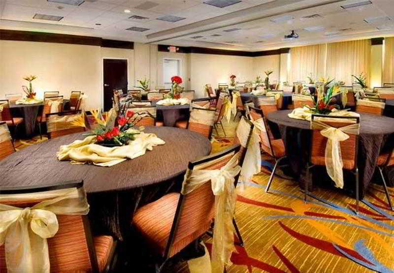 Courtyard By Marriott Tyler Hotel Exterior photo